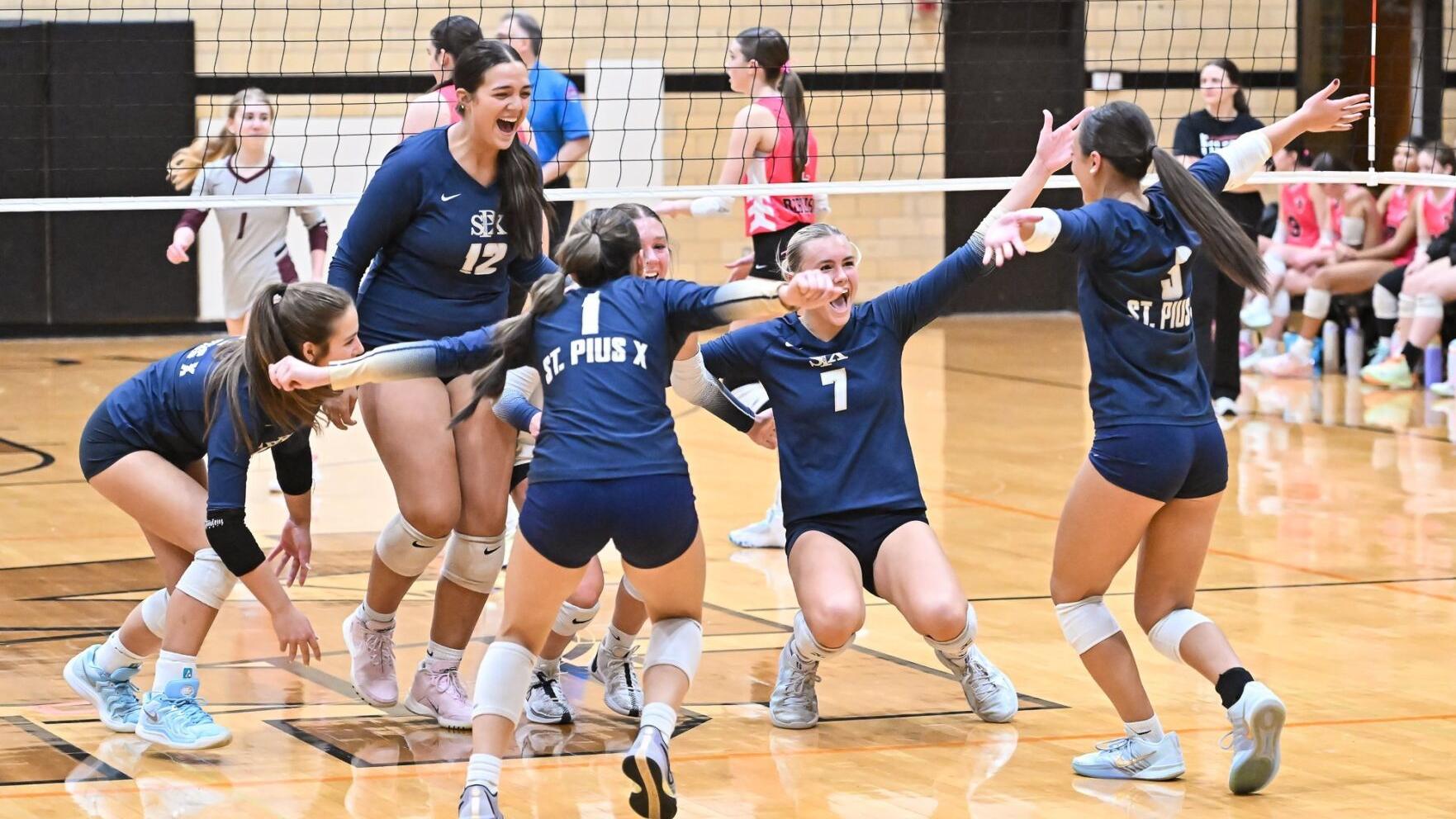 St. Pius X begins Class 4 title defense by sweeping Summit for District 2 championship